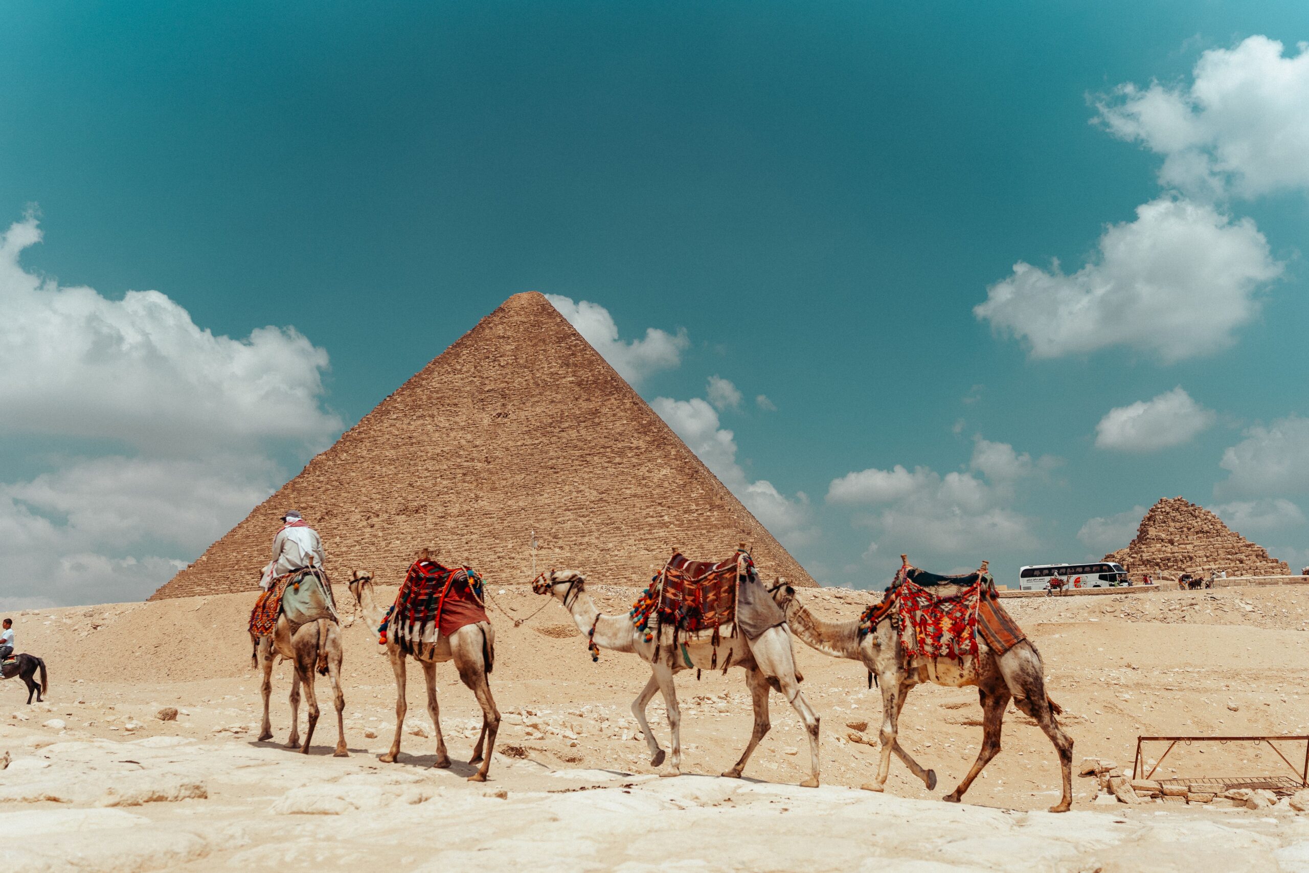 Naar Egypte met je gezin? Zo regel je internet zonder dure verrassingen